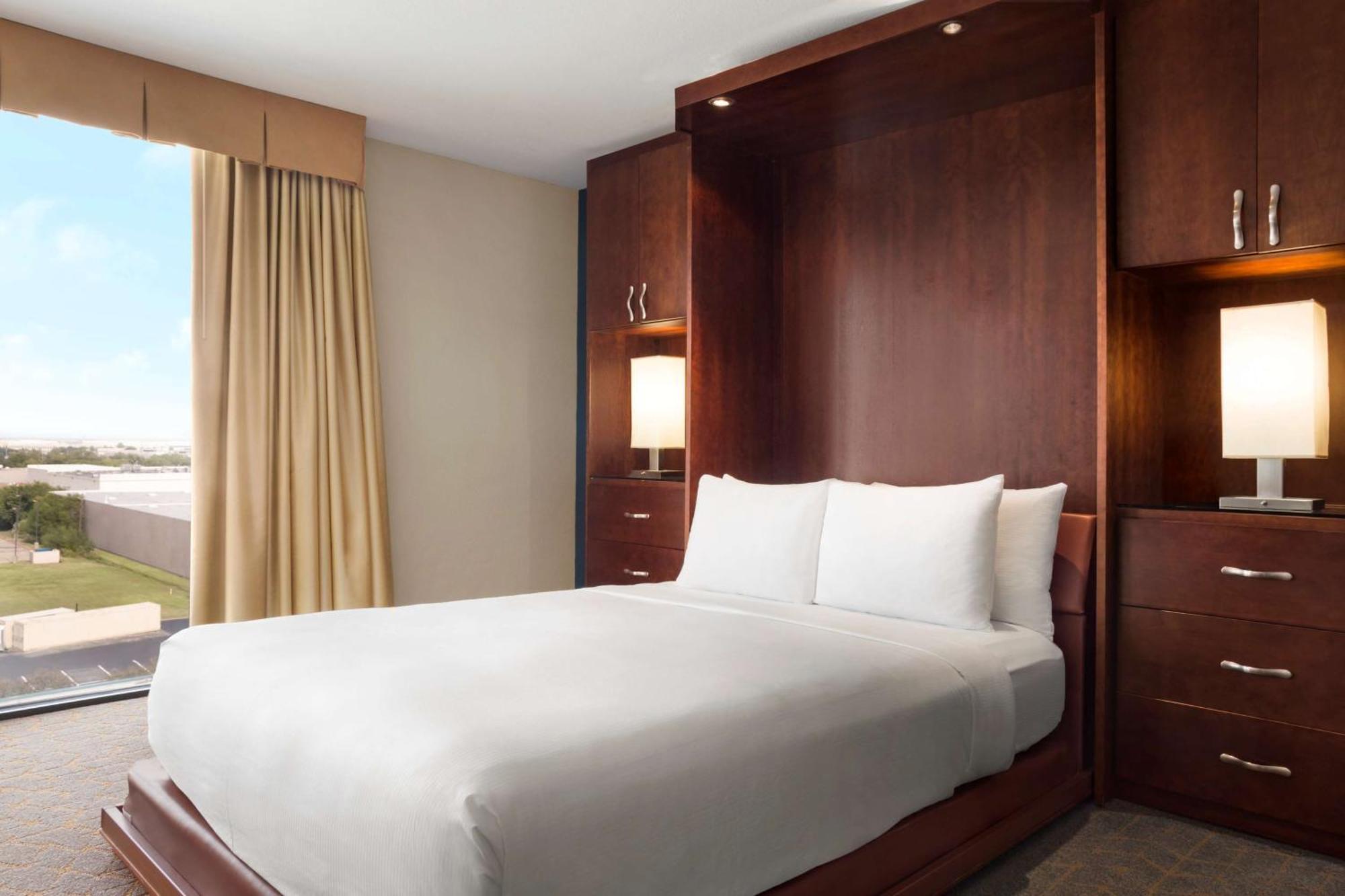 Doubletree By Hilton Dfw Airport North Hotel Irving Eksteriør billede